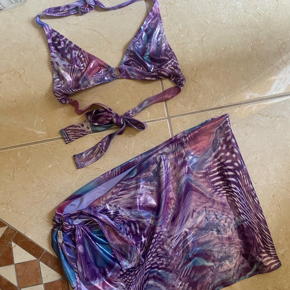 ustom bikini top and skirt set